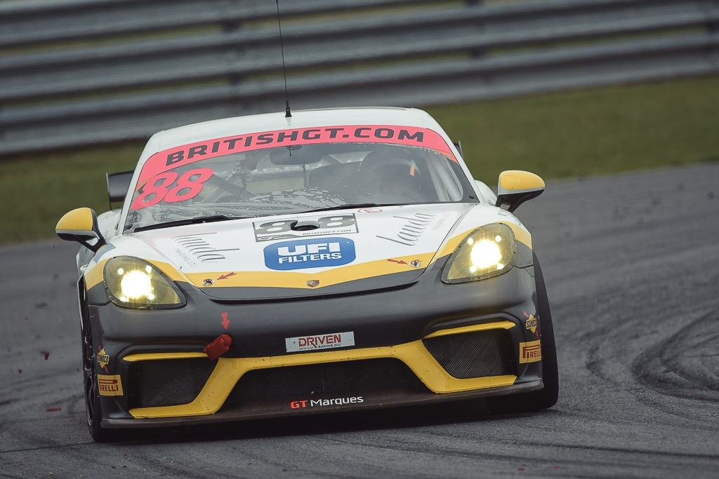 ufi-filters-and-dino-zamparelli-mark-a-successful-partnership — Dino-Zamparelli-Porsche-Cayman-sponsored-by-UFI-Filters.jpg