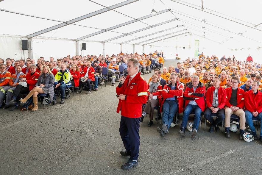 gmh-gruppe-buderus-closing — GMH Gruppe_Dr. Alexander Becker bei der 1. Betriebsversammlung der Buderus Edelstahl GmbH_2025.jpg